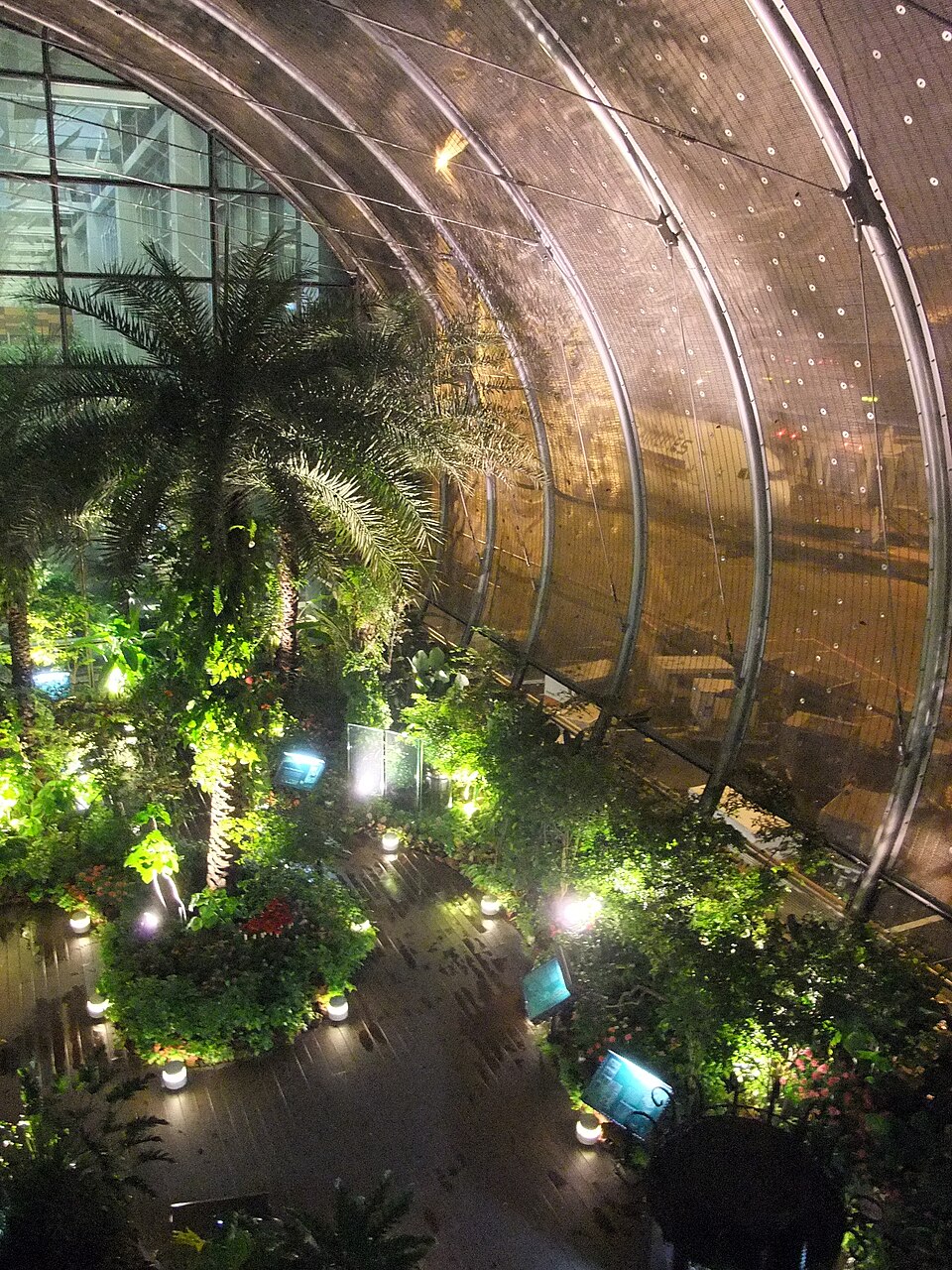 Free airport attractions